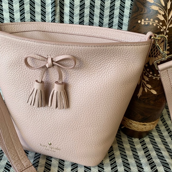 MAKE AN OFFER Hayes street Vanessa warm vellum Kate Spade bucket - Picture 4 of 8